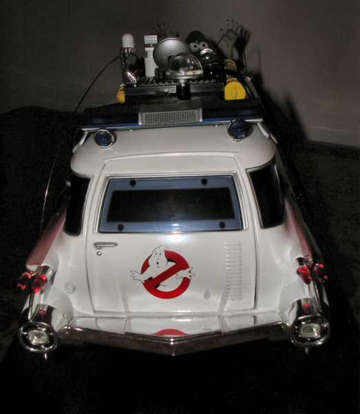 GHOSTBUSTER MOBILE CAR ECTO 1 - 1:21 DIECAST MODEL - 4