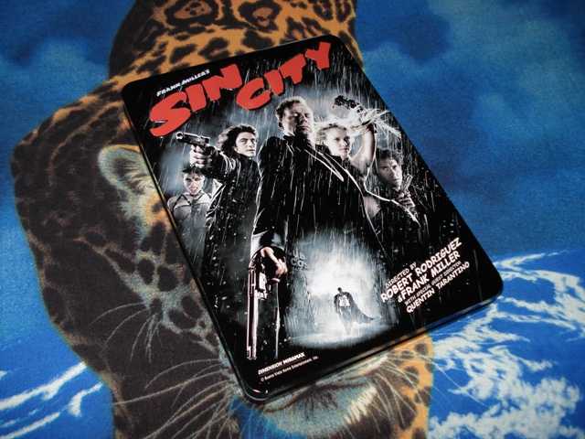 Sin City (EXCLUSIVE EzyDvd Collector's Tin Set) - 1